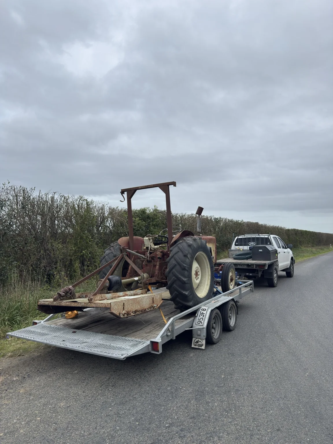 Machinery and equipment transport by TUT Transport
